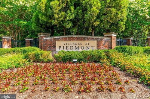 6857 Hartzell Hill Ln, Haymarket VA  20169-4944 exterior