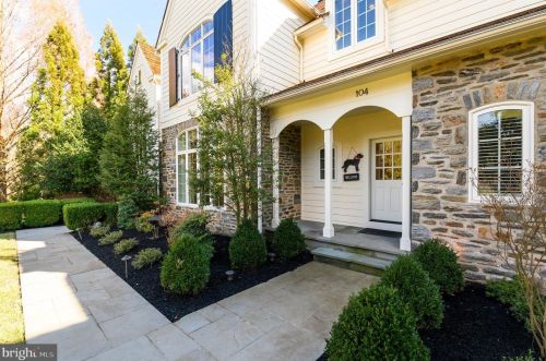 104 Spring House Ln, Newtown Square, PA 19073