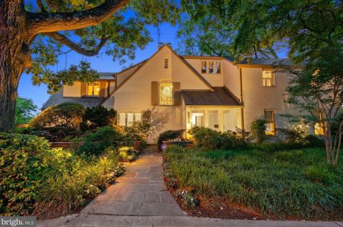 4310 42, Washington DC 20016-4613 exterior