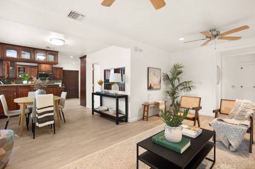 7641 Beck Ave, North Hollywood, CA 91605-2902