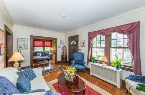 15 Floyd Rd, Verona NJ  07044-2521 exterior