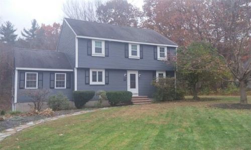 26 Matthew Dr, Salem NH  03079-1514 exterior