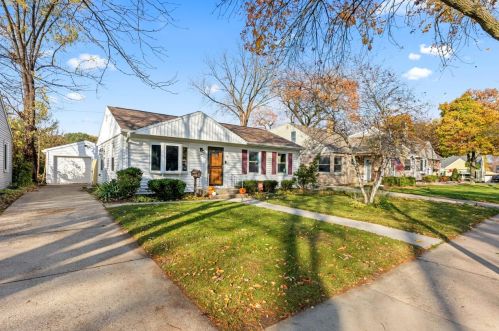 185 91st Pl, Milwaukee WI  53226-4525 exterior