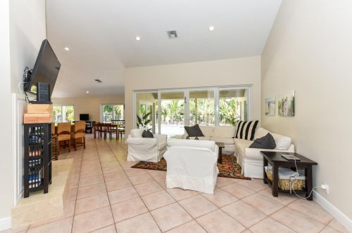 1480 Parkside Cir, Boca Raton, FL 33486-8563
