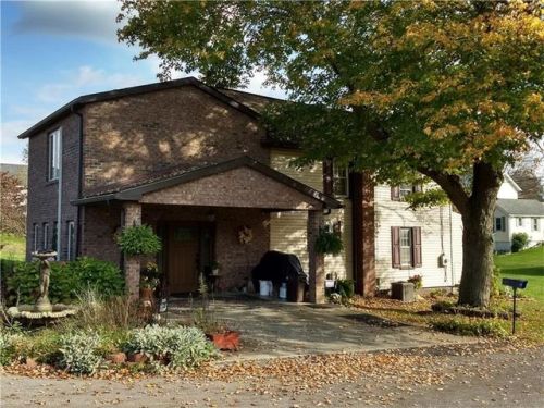 108 Reserve Sq, Wampum, PA 16157-4844