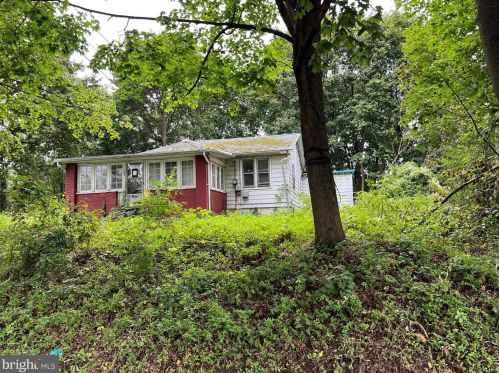 108 Bungalow Rd, West Enola, PA 17025-2312