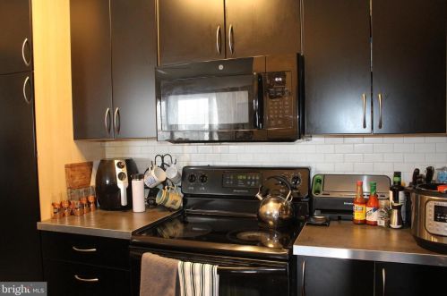 131 Norlawn Cir, Lancaster PA 17601-2669 exterior