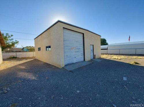 1892 Hualapai Dr, Bullhead City, AZ 86442-4938