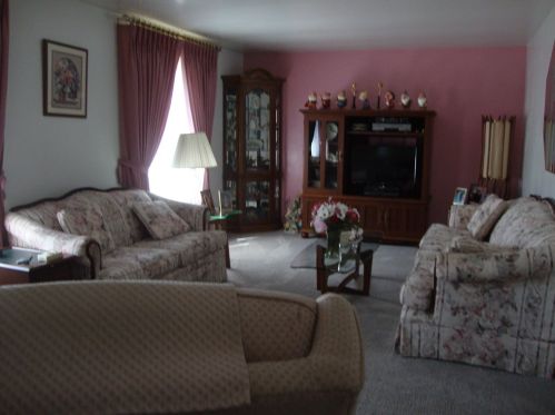 3797 Gary Dr, Pittsburgh, PA 15227-4519