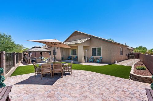 7529 Granite Hill Dr, Tucson, AZ 85757-8708