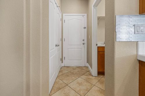 576 Bramblewood Ave, Lathrop CA 95330-9370 exterior