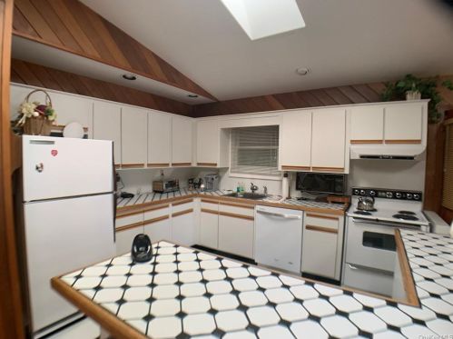 110 Lake Shore Dr, Rock Hill NY  12775-6523 exterior