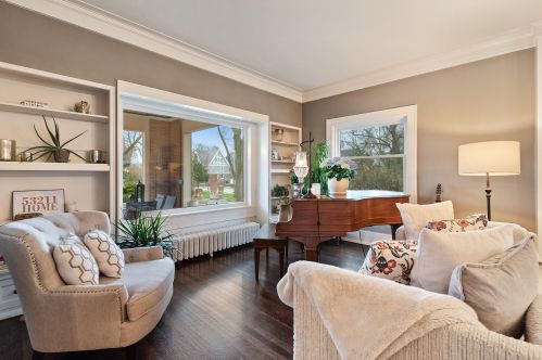 2913 Shepard Ave, Milwaukee WI  53211-3435 exterior