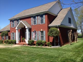 2116 Glenwood Dr, Murray, KY 42071-4677