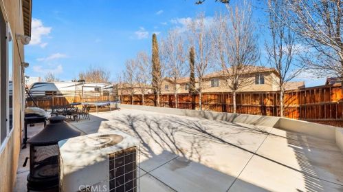 14561 Hummingbird Rd, Victorville CA  92394-7574 exterior