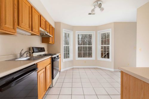 17 Windsor Ct, Poughkeepsie NY  12601-1116 exterior