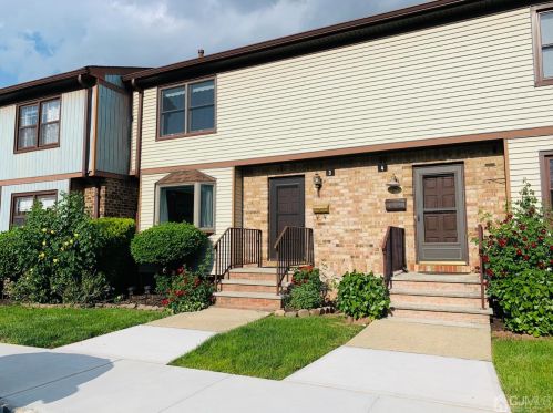 3 Highview Dr, Woodbridge, NJ 07095-3905