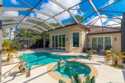 8801 One Putt Pl, Fort Pierce FL  34986-3068 exterior
