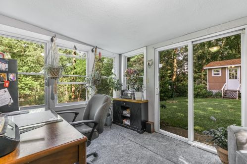 237 Magill Rd, Zelienople PA  16063-3015 exterior