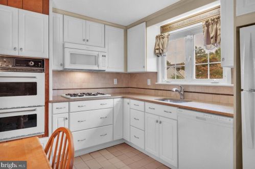 113 Purnell Ave, Riverton NJ 08077-2248 exterior