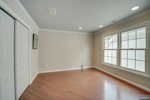 44 Hunters Run, Oakland NJ  07436-2344 exterior