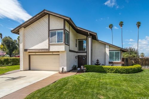 15 Amber Ct, Redlands, CA 92374-4273