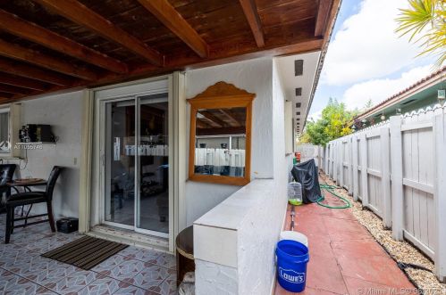 3153 70th Ter, Hialeah FL  33018-5272 exterior