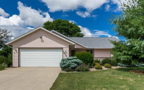 1516 12th Ave, Iowa City, IA 52241-1002
