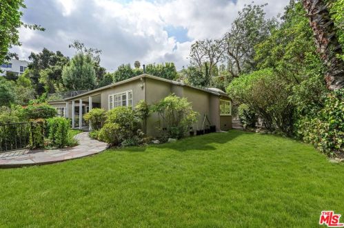 11592 Sunshine Ter, North Hollywood, CA 91604-3834