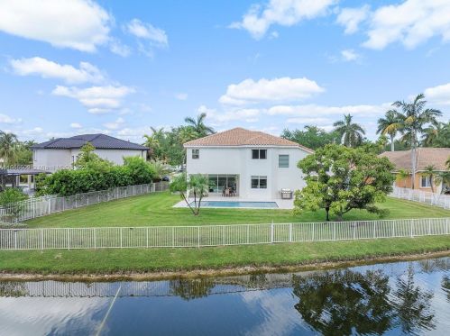 3761 144th Ave, Hollywood FL  33027-3785 exterior