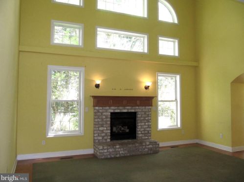 28 Berkshire Dr, Shrewsbury PA  17361-1130 exterior