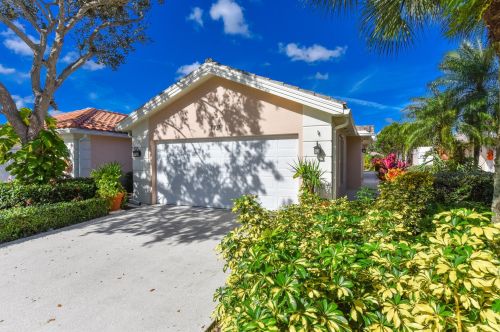 7731 Pine Island Way, West Palm Beach, FL 33411-5804