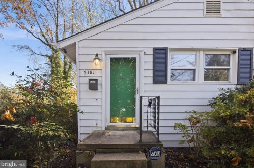 6381 Lakewood Dr, Falls Church VA  22041-1229 exterior