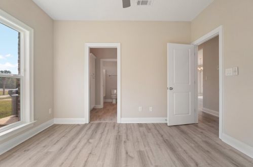 2129 Trevor Cir, Milton FL  32583-9616 exterior