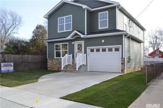 942 Clay St, North Baldwin, NY 11510-4406