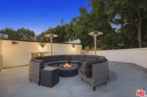 3511 Berry Dr, North Hollywood CA  91604-3862 exterior