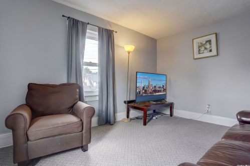 225 Fulton St, Westbury NY  11590-3028 exterior