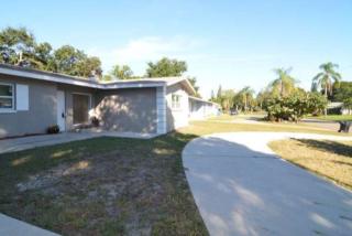 601 Hillside Dr, Saint Petersburg FL  33705-5236 exterior