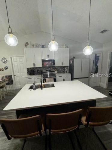 472 Dove Dr, Kissimmee FL 34759-4418 exterior