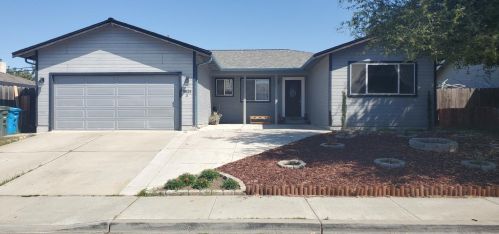 1621 Monticello Dr, Hollister, CA 95023-5877