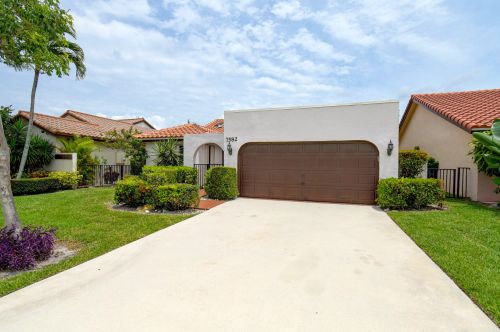 7582 Solimar Cir, Boca Raton, FL 33433-1033