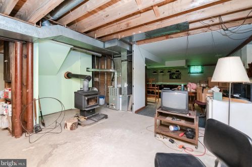 6 Pendleton Dr, Berlin Boro NJ  08009-9672 exterior