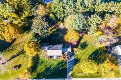 23 Linwood Dr, Manchester, CT 06040-6911