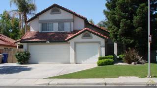6301 Ambergrove St, Bakersfield, CA 93313-4166