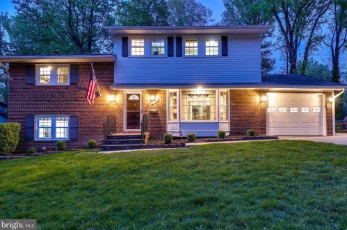 2705 Welcome Dr, Falls Church, VA 22046-3852