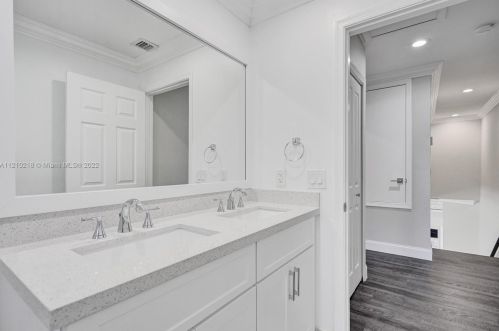 3821 185th Ave, Hollywood FL  33029-2712 exterior