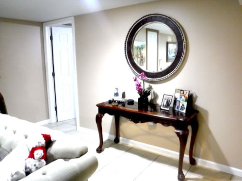 11 Barrington St, Westbury NY  11590-4616 exterior