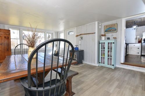 7 Dewey St, Putnam CT  06260-1352 exterior