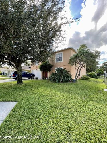 996 Mason Dr, Titusville, FL 32780-9123