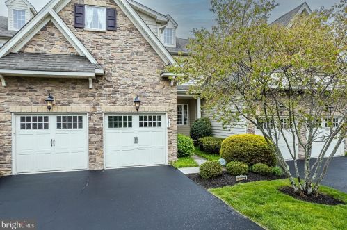 225 Caspian Ln, Norristown, PA 19403-4301